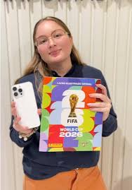 Cliente Distribuidora Cóndor con álbum Panini en Pilar