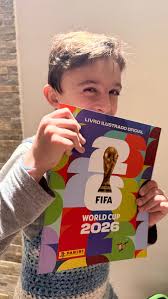 Cliente Distribuidora Cóndor con álbum Panini en Resistencia